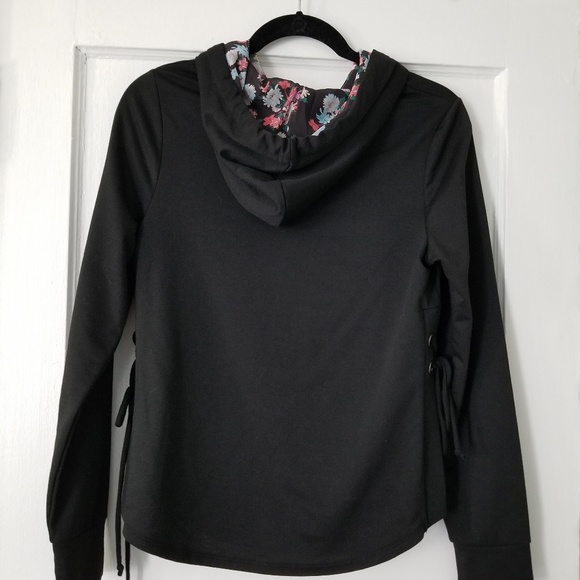 NWOT-M Black Floral Hoodie - Picture 7 of 8